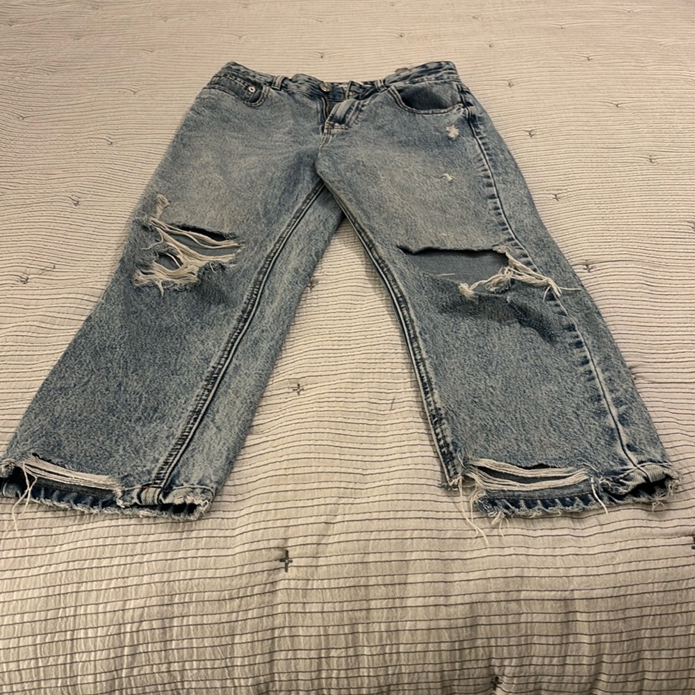 Pull & Bear jeans USA size 4 , will fit someone who is 5’4